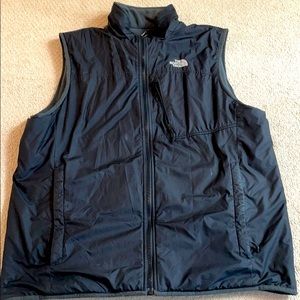 TNF reversible vest - size Large